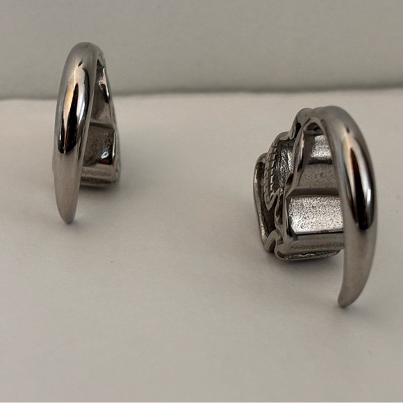 Hanging Skull Tapers - Picture 6 of 6